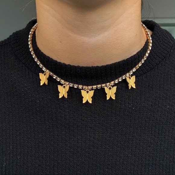 NEW | butterfly necklace - Picture 2 of 4